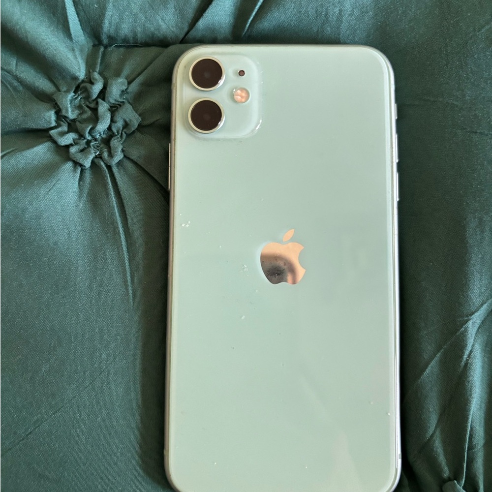 Unlocked Apple iPhone 11